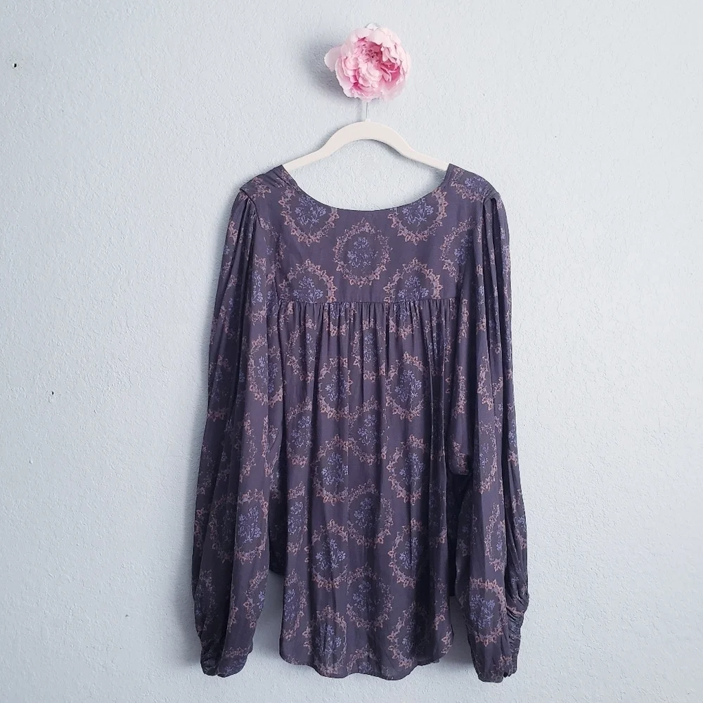 Free People Cowling Around Gray Floral Paisley Long Sleeve Blouse - Picture 8 of 8